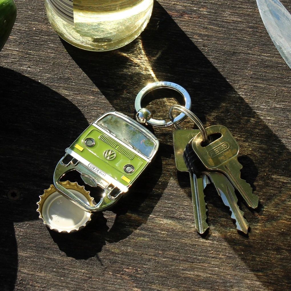 Volkswagen T2 privjesak za ključeve s otvaračem za boce, zeleni
