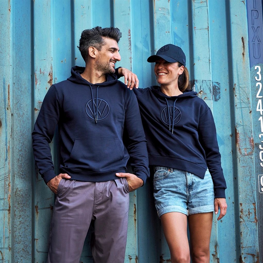 Muška Volkswagen tamnoplava hoodica.
