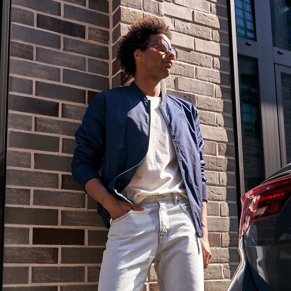 Uniseks Volkswagen tamnoplavi bluzon.
