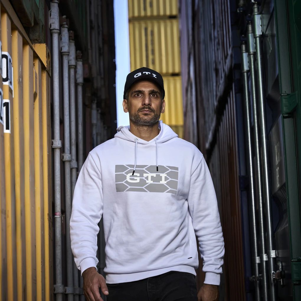 Volkswagen GTI kapa, unisex, crna – s bijelim GTI natpisom.
