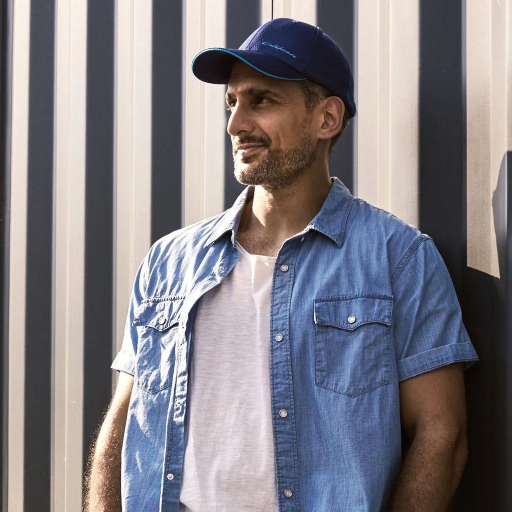 Volkswagen California kapa, plava.
